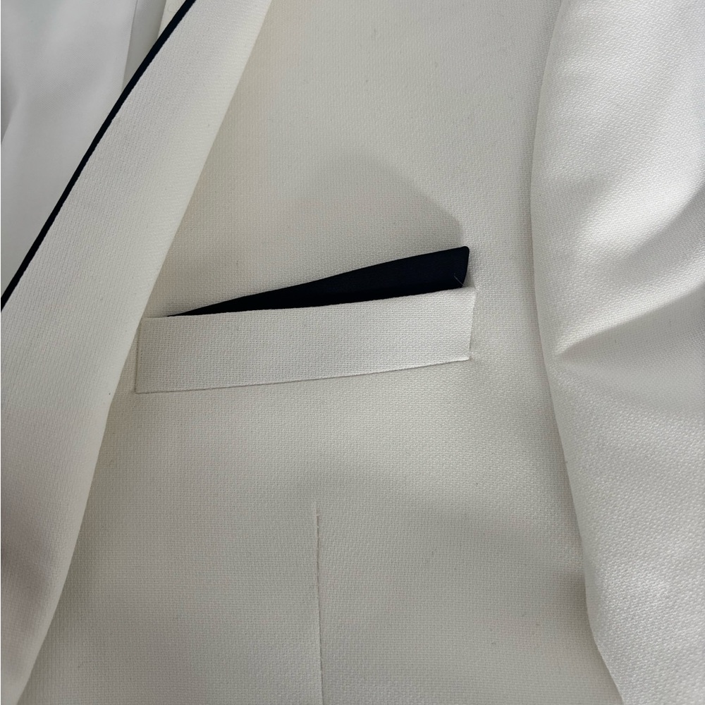 Source Unknown White Jacket With Black Accents - image 3